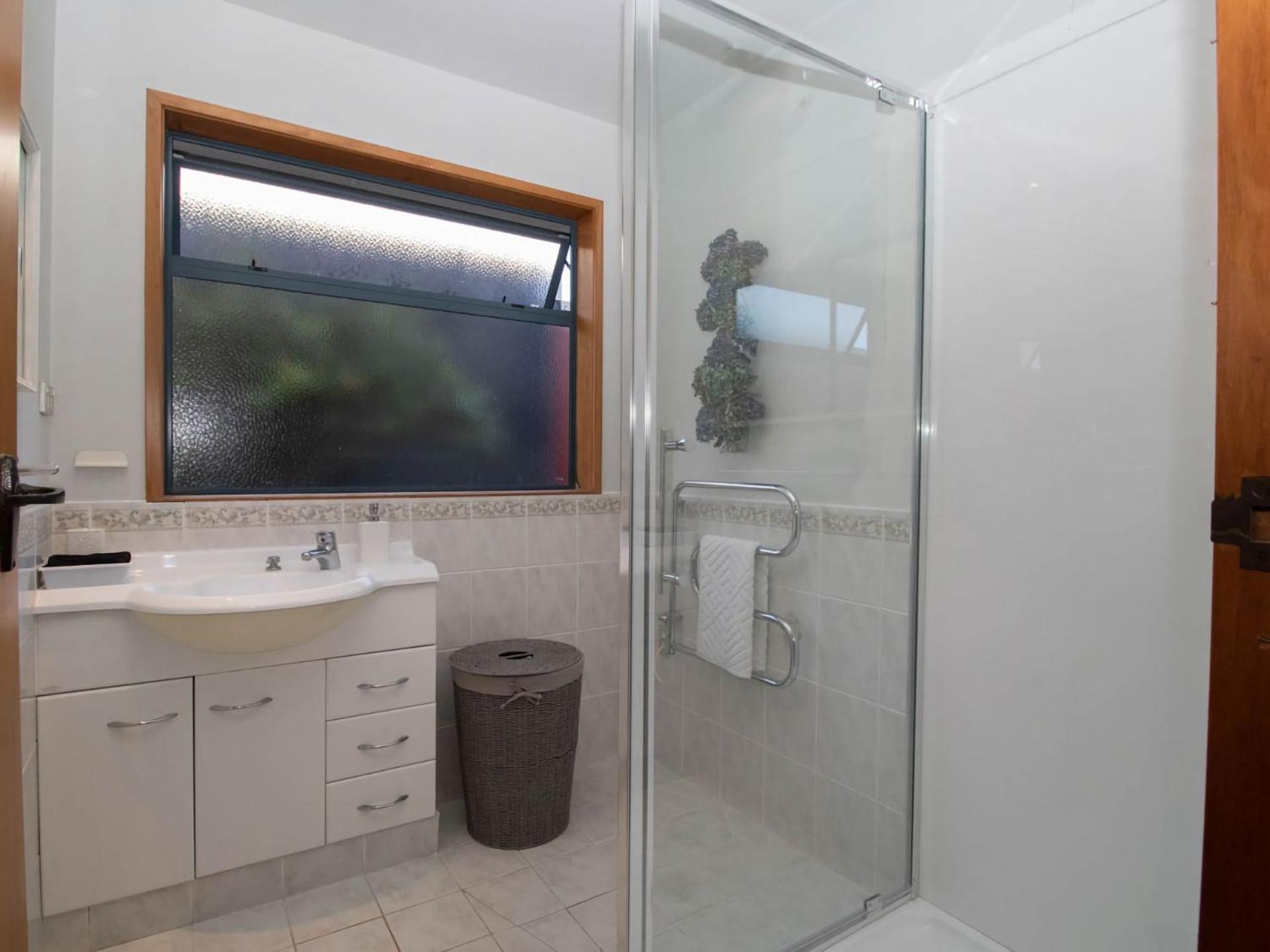 הוילה ניו פלימות' Beachfront Bliss On Wanaka Terrace Support Local מראה חיצוני תמונה
