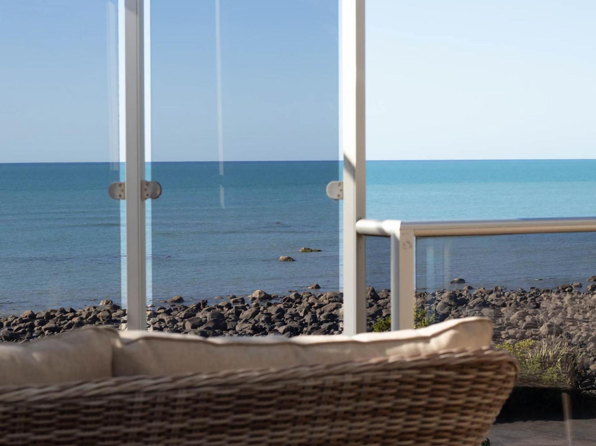 הוילה ניו פלימות' Beachfront Bliss On Wanaka Terrace Support Local מראה חיצוני תמונה