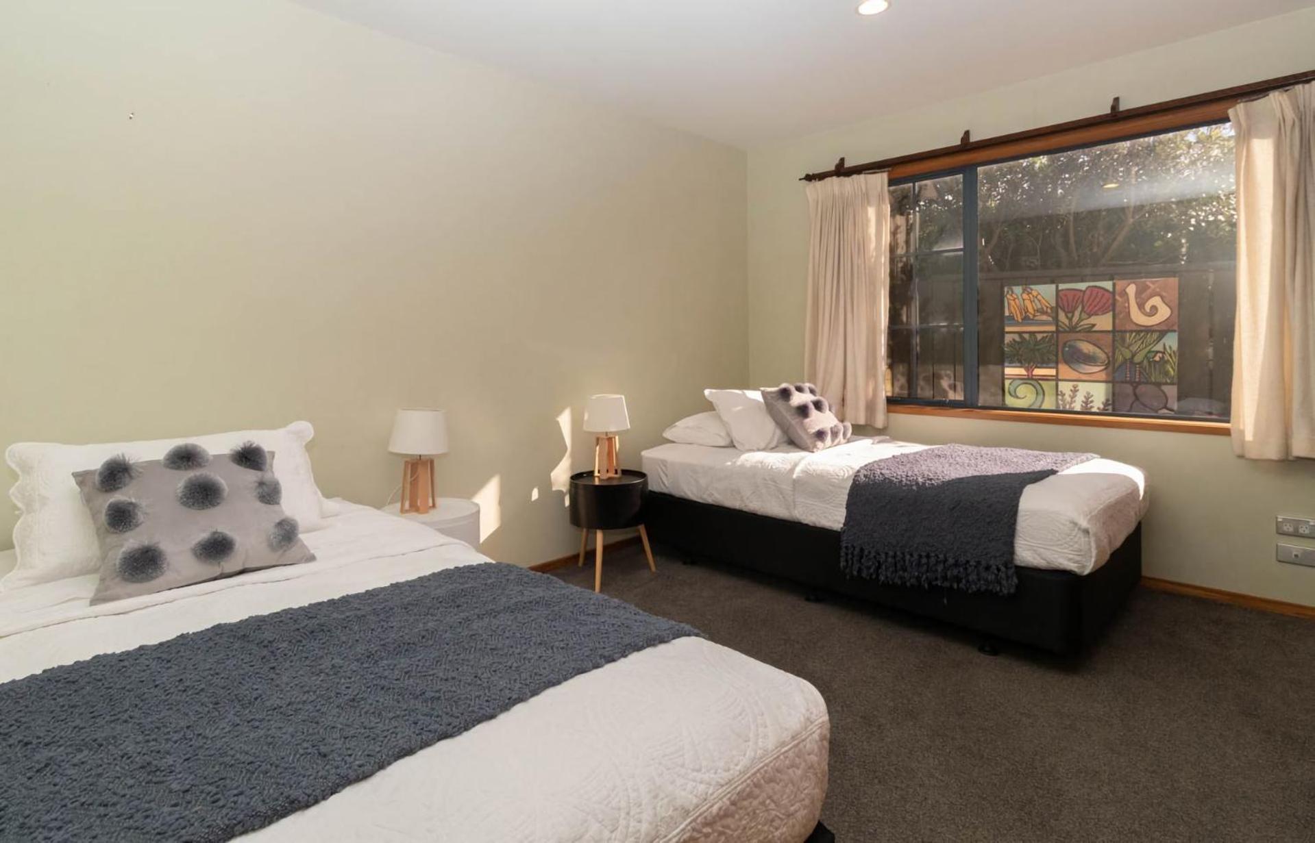 הוילה ניו פלימות' Beachfront Bliss On Wanaka Terrace Support Local מראה חיצוני תמונה