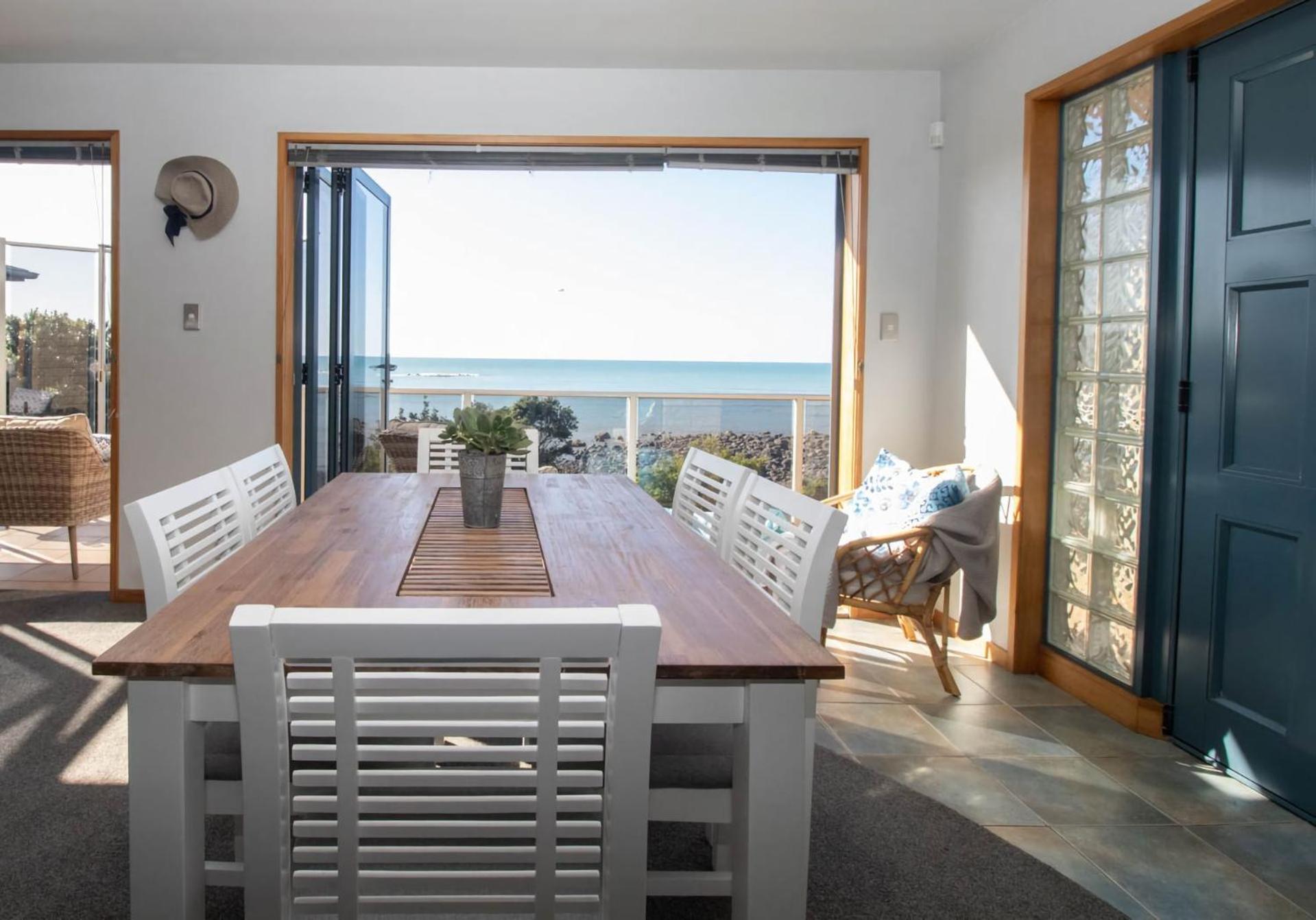 הוילה ניו פלימות' Beachfront Bliss On Wanaka Terrace Support Local מראה חיצוני תמונה